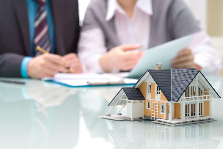 What does a mortgage underwriter do, and how can they help my approval?