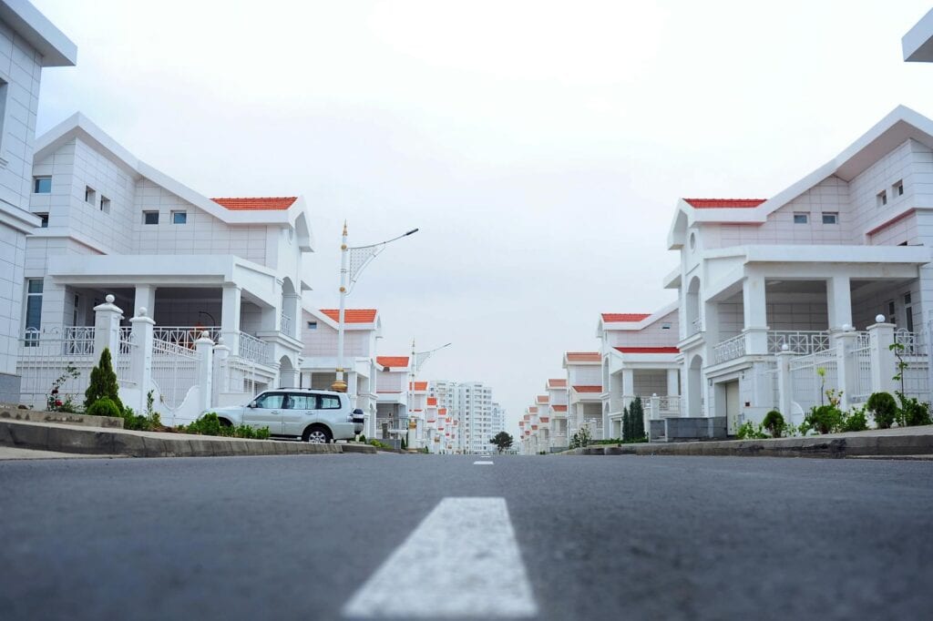 Lease Option Properties: Your Gateway to Higher Returns in Today’s Challenging Market