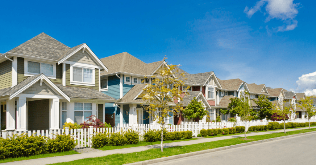The Benefits of Refinancing Luxury Properties During Low-Interest Periods