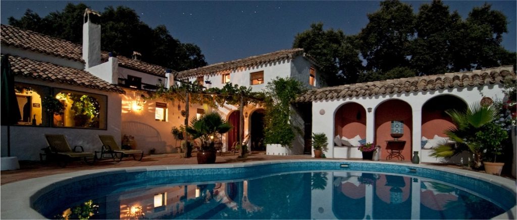 Luxury home with a pool, reflecting updated mortgage limits and loan requirements 2024.